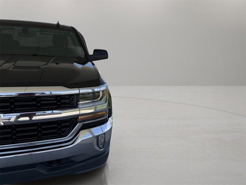 Used 2019 Chevrolet Silverado 1500 LT w/ LPO, Black Pack image 4