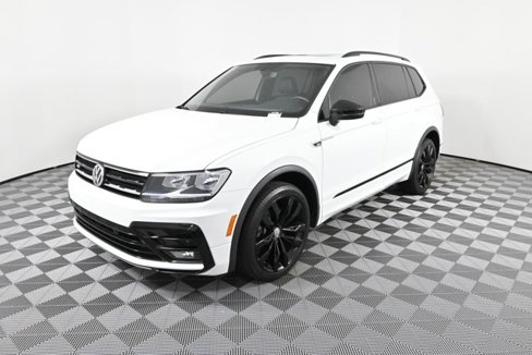 Certified 2021 Volkswagen Tiguan SE R-Line image 2