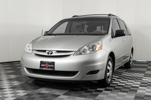 Used 2008 Toyota Sienna LE image 2