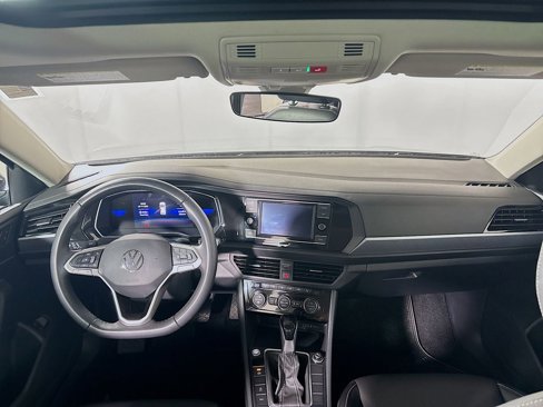 Certified 2024 Volkswagen Jetta SE image 13