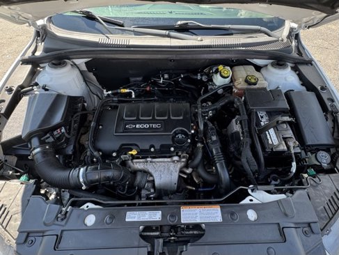 Used 2013 Chevrolet Cruze LT image 2
