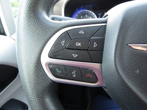 Used 2017 Chrysler Pacifica Touring image 21
