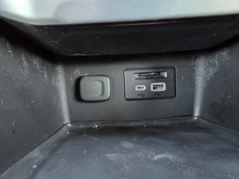 Used 2020 GMC Acadia SLT w/ LPO, Floor Liner Package image 18