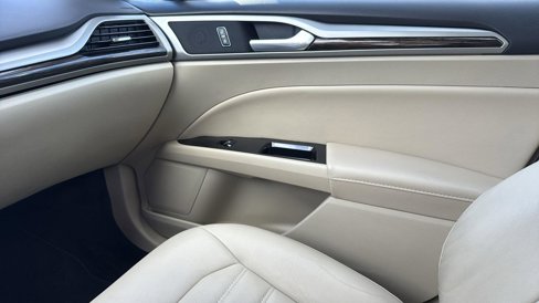 Used 2016 Ford Fusion Energi SE image 23