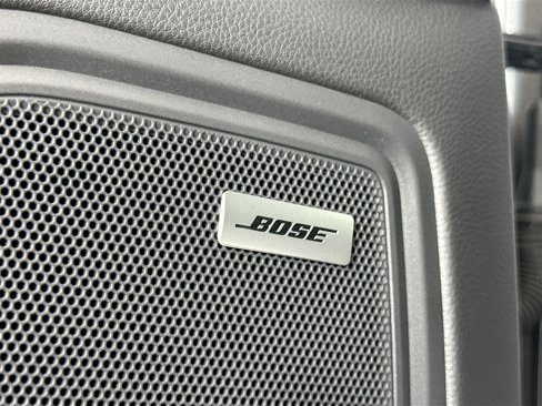 Certified 2024 Porsche Macan image 33