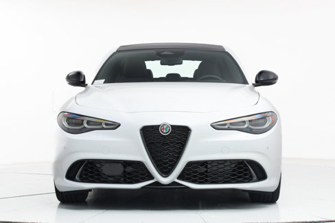 New 2025 Alfa Romeo Giulia w/ Driving Assist Package image 7