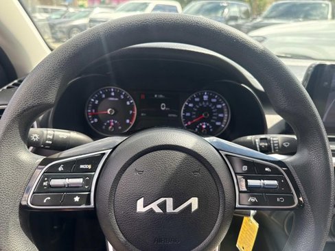 Used 2023 Kia Forte LXS w/ LXS Technology Package image 27