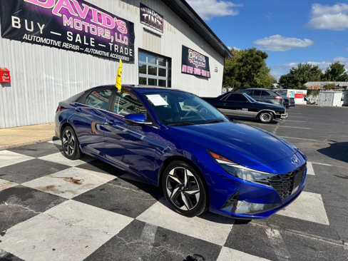 Used 2022 Hyundai Elantra SEL w/ Convenience + Premium Package image 3