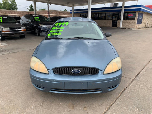 Used 2005 Ford Taurus SE image 4