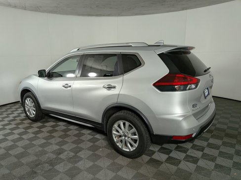 Used 2020 Nissan Rogue SV image 7