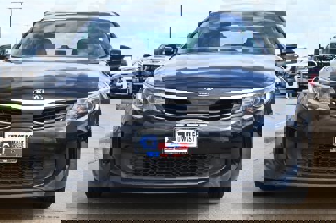 Used 2017 Kia Optima Premium w/ Hybrid Convenience Package image 8