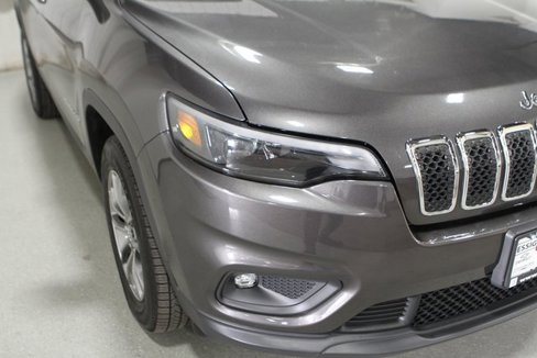 Used 2019 Jeep Cherokee Latitude Plus w/ Cold Weather Group image 8