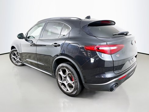 Used 2022 Alfa Romeo Stelvio Sprint image 5