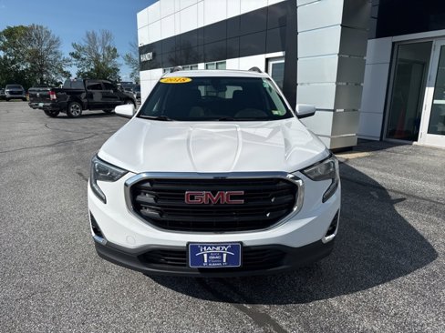 Used 2018 GMC Terrain SLE w/ Driver Convenience Package image 2