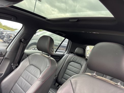 Used 2017 Volkswagen GTI SE image 12