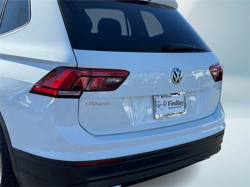 Used 2018 Volkswagen Tiguan S image 5