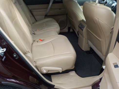 Used 2013 Toyota Highlander SE image 15