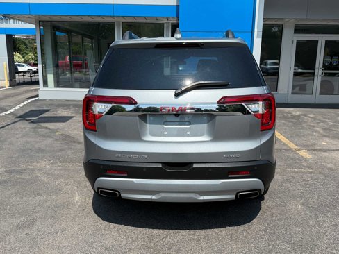 Used 2023 GMC Acadia SLT w/ Preferred Package image 6