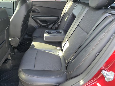 Certified 2022 Chevrolet Trax LT w/ LT Convenience Package image 25