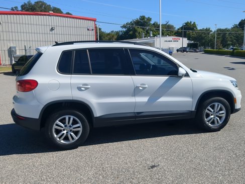 Used 2017 Volkswagen Tiguan S image 13