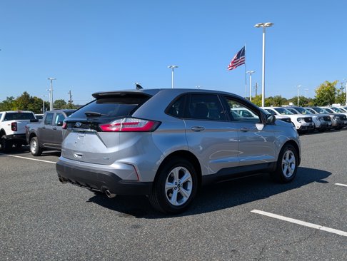 Certified 2020 Ford Edge SE image 3