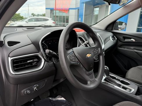 Used 2020 Chevrolet Equinox LT image 2