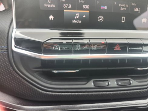 New 2025 Jeep Compass Latitude w/ Altitude Special Edition image 13