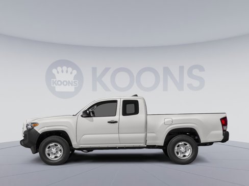 Used 2017 Toyota Tacoma SR image 4