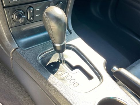 Used 2002 Ford Thunderbird image 25