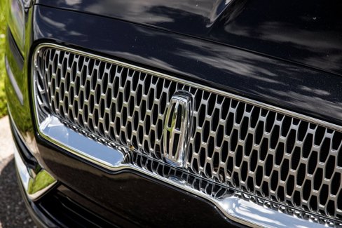 Used 2019 Lincoln Nautilus Select image 13