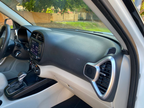 Used 2023 Kia Soul LX image 49