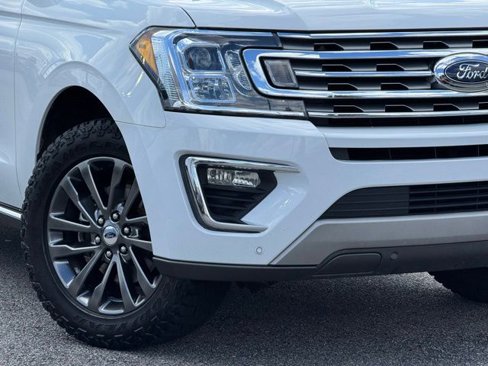 Used 2021 Ford Expedition Limited image 11