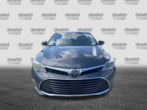 Used 2018 Toyota Avalon Limited image 3