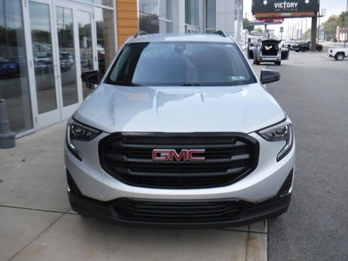 Used 2021 GMC Terrain SLE w/ Driver Convenience Package image 5