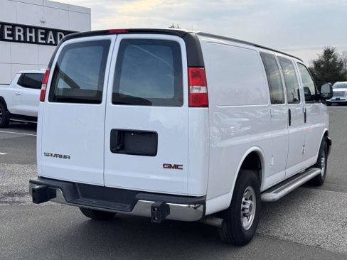 Used 2023 GMC Savana 2500 w/ Driver Convenience Package image 5