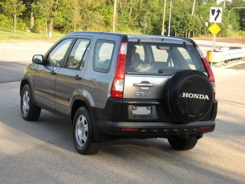 Used 2005 Honda CR-V LX image 12