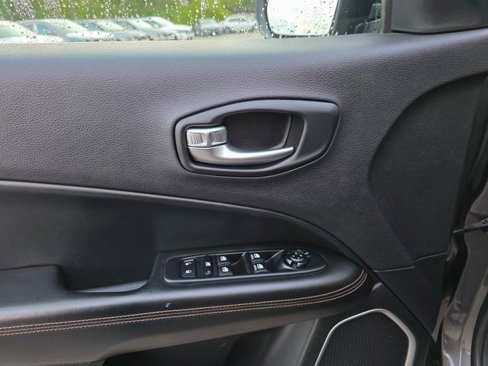 Used 2019 Jeep Compass Limited image 24