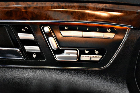 Used 2013 Mercedes-Benz S 550 4MATIC image 38