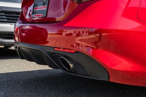 Used 2018 Alfa Romeo Giulia image 9