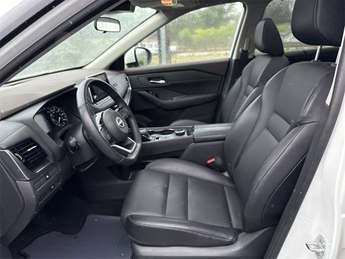 Certified 2022 Nissan Rogue SV w/ SV Premium Package image 18
