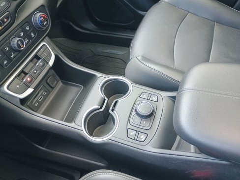 Certified 2022 GMC Terrain SLT image 24