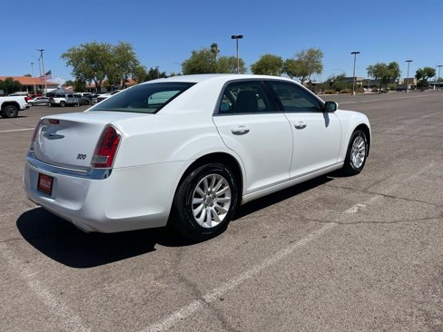 Used 2014 Chrysler 300 image 9