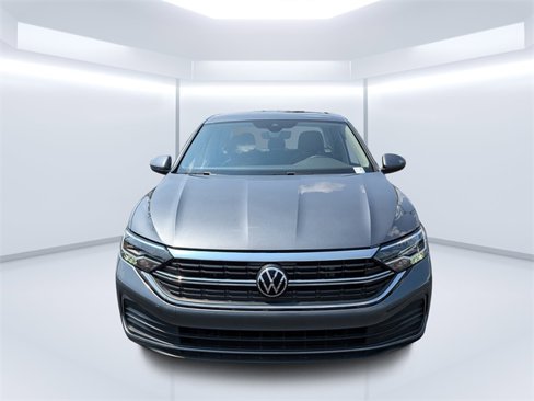 Used 2024 Volkswagen Jetta SE image 8