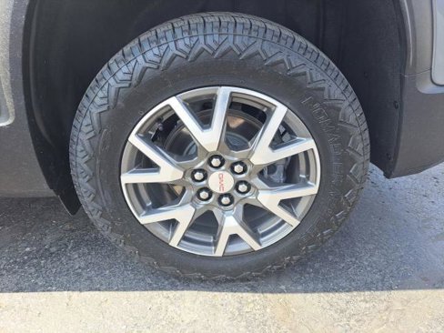 Used 2020 GMC Acadia SLE w/ LPO, Floor Liner Package image 25