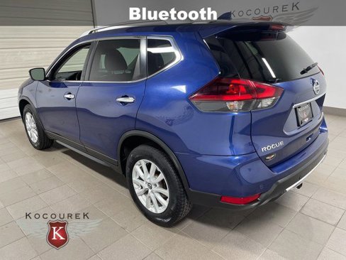 Used 2019 Nissan Rogue SV image 4