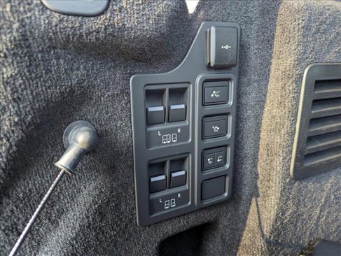 Certified 2024 Land Rover Discovery Dynamic SE image 12