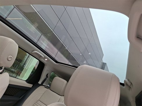 Certified 2025 Land Rover Discovery Sport S image 15