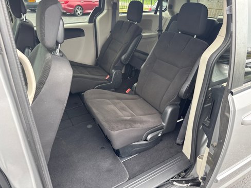 Used 2017 Dodge Grand Caravan SE w/ Power Window Group image 10