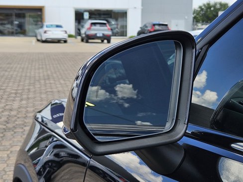 New 2025 Volvo XC40 B5 Ultra w/ Climate Package image 11