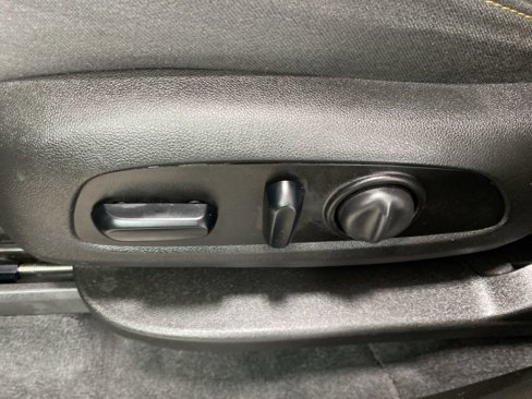 Used 2021 Chevrolet Traverse LT image 35